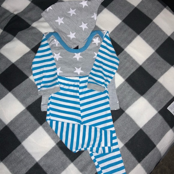 Fashion Design 2 Piece set For baby’s 0-3 Months - Picture 4 of 5